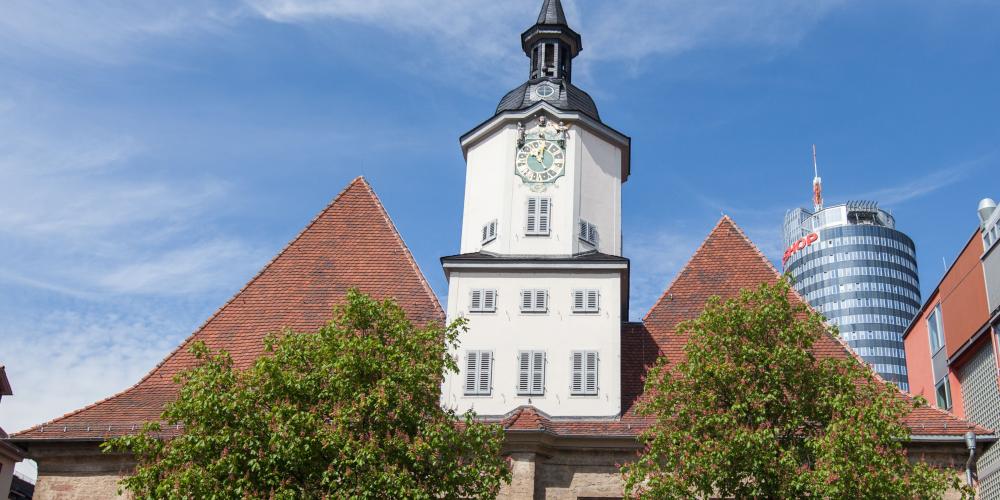 Blick vom Markt auf das Historische Rathaus